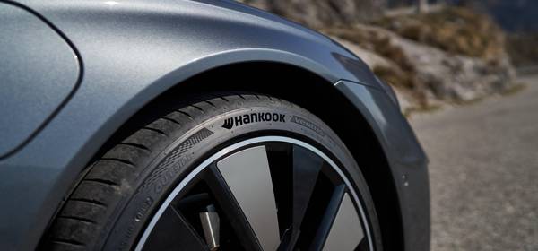 Hankook Ventus iON S: új nyári gumiabroncs elektromos autókhoz, a globális gumiabroncs-kínálat részeként