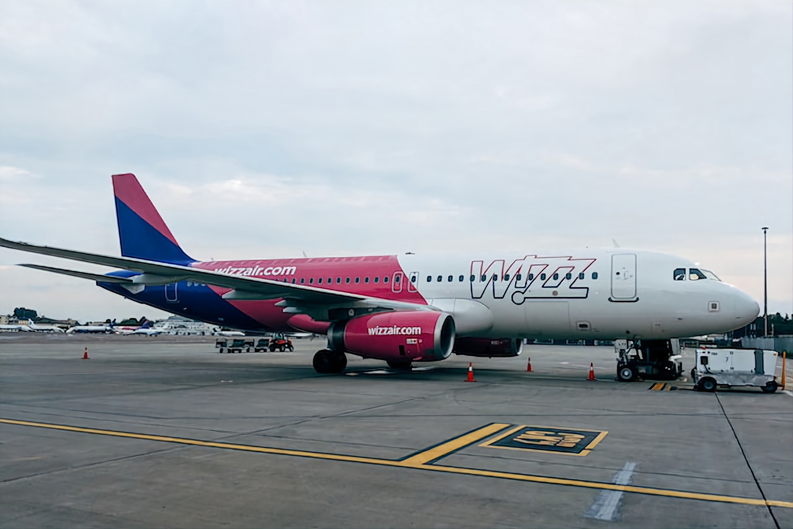 Az utazási kedven nem fog a válság és az infláció: A Wizz Air az idén is rekordszámú utasra számít